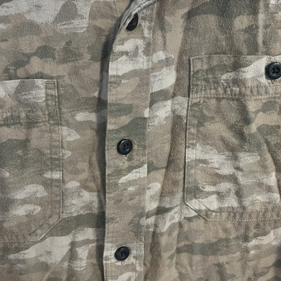 L.L. Bean Camouflaged Long Sleeve Button up Shirt Size XL. 100% Warm Cotton - Picture 4 of 11